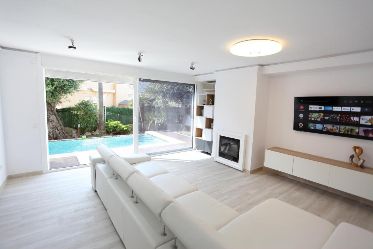 Tropical Garden, Villa With Pool Near The Beach Alcudia  Bagian luar foto