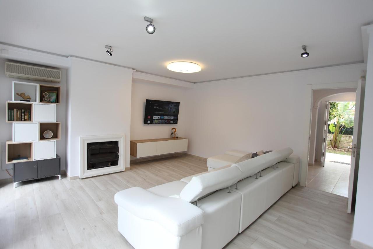 Tropical Garden, Villa With Pool Near The Beach Alcudia  Bagian luar foto