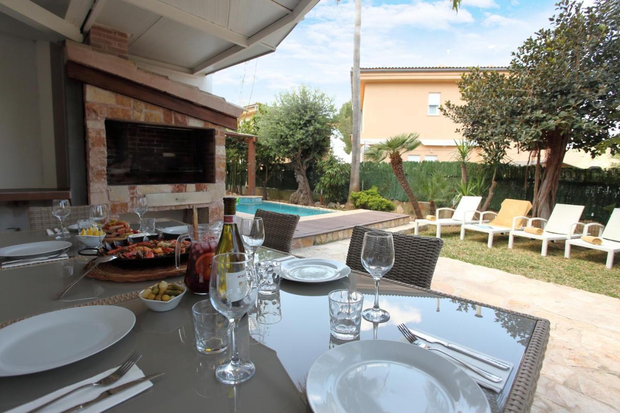 Tropical Garden, Villa With Pool Near The Beach Alcudia  Bagian luar foto